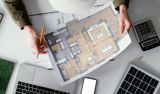 Building Constructor Plans a Residential Project